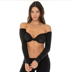 Are You Am I Siji Off-Shoulder black long sleeve Twist Crop Top S